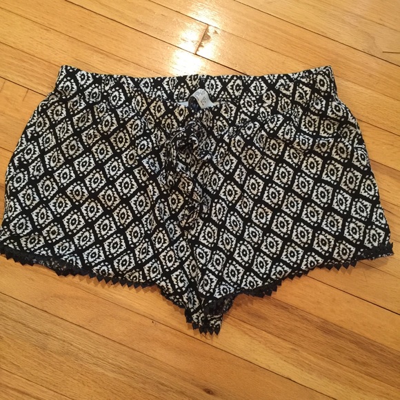 Love to lounge Pants - Women’s shorts S 2-4